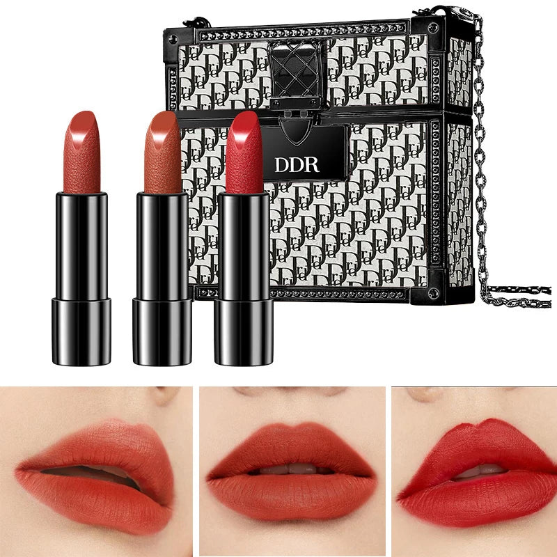 Wholesale Matte Shimmering Velvet Lipstick Make Up Set  Korean Fashion Chain Bag Engraved Lip Glaze 3 Pack Maquillaje