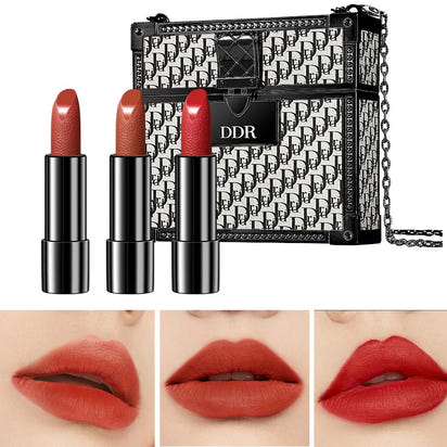 Wholesale Matte Shimmering Velvet Lipstick Make Up Set  Korean Fashion Chain Bag Engraved Lip Glaze 3 Pack Maquillaje